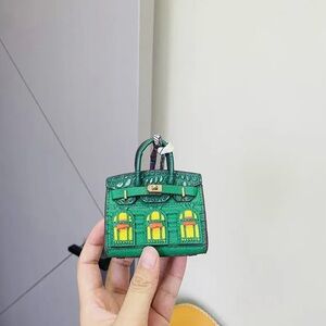 Yellow and white purse bundle